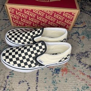 Vans- Kids Classic Checker Slip On.